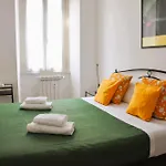 Orange Doria Al Vaticano